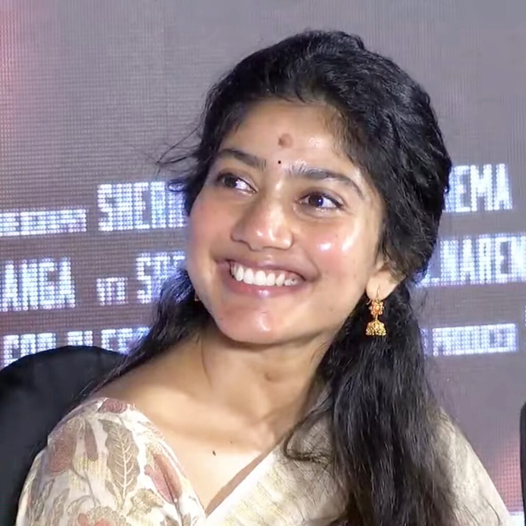 Sai Pallavi Beautiful Images, Sai Pallavi latest Images, Sai Pallavi New Images, Sai Pallavi Photos, Sai Pallavi pics, Sai Pallavi saree Images, Latest telugu cinema News, 