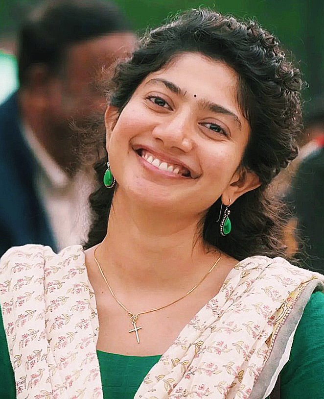 Sai Pallavi Beautiful Images, Sai Pallavi latest Images, Sai Pallavi New Images, Sai Pallavi Photos, Sai Pallavi pics, Sai Pallavi saree Images, Latest telugu cinema News, 
