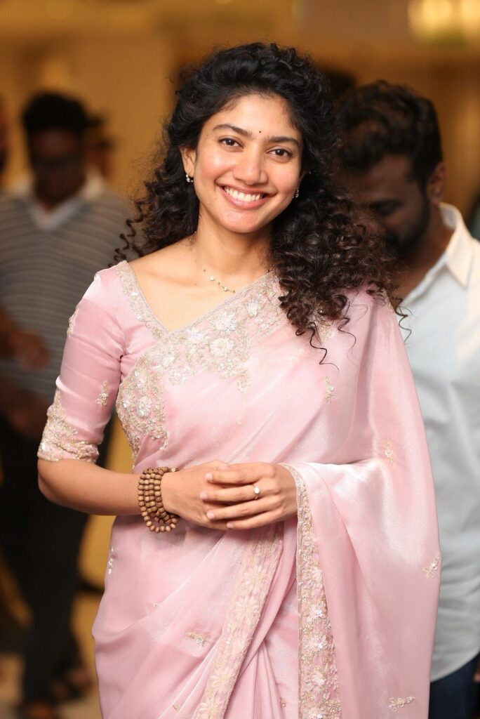 Sai Pallavi Beautiful Images, Sai Pallavi latest Images, Sai Pallavi New Images, Sai Pallavi Photos, Sai Pallavi pics, Sai Pallavi saree Images, Latest telugu cinema News, 