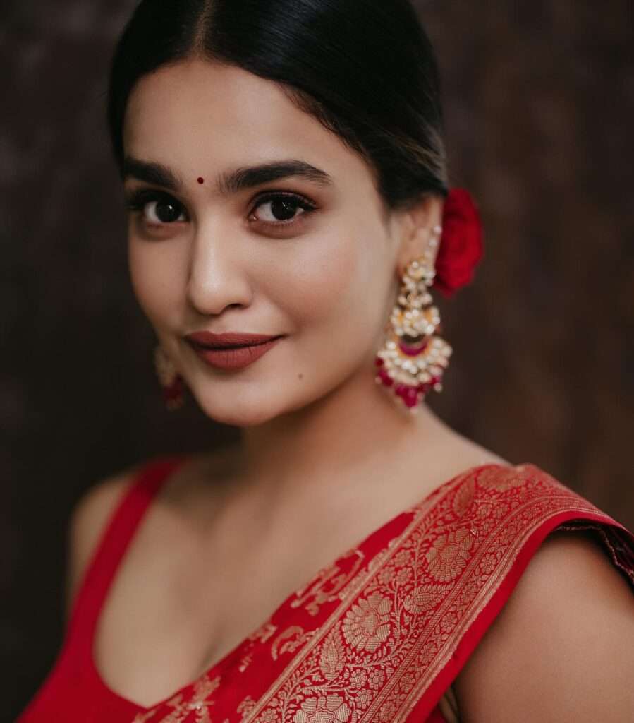 Saniya Iyappan Images, Saniya Iyappan stills, Saniya Iyappan Pics, Saniya Iyappan Photos, Saniya Iyappan Pictures
