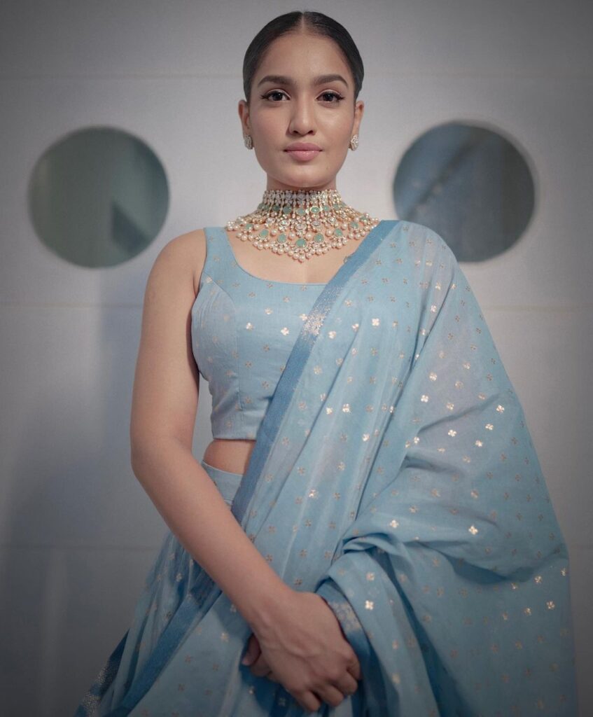 Saniya Iyappan Images, Saniya Iyappan stills, Saniya Iyappan Pics, Saniya Iyappan Photos, Saniya Iyappan Pictures