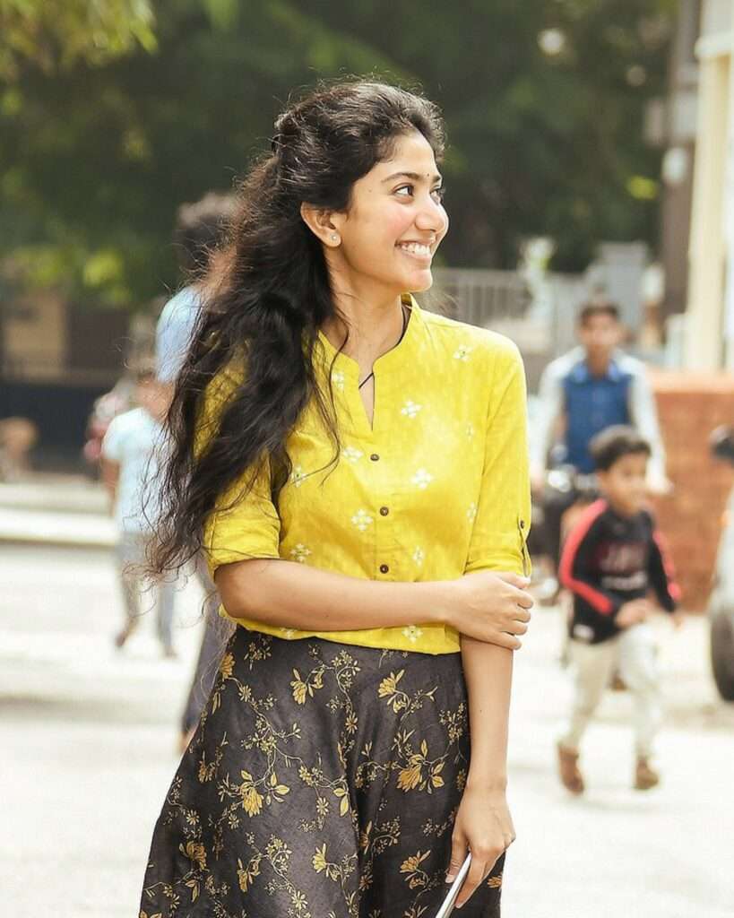 Sai Pallavi Beautiful Images, Sai Pallavi latest Images, Sai Pallavi New Images, Sai Pallavi Photos, Sai Pallavi pics, Sai Pallavi saree Images, Latest telugu cinema News, 