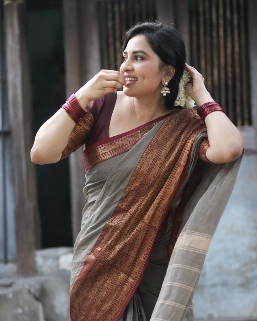 SrushtiDange Latest Beautiful Images , SrushtiDange Latest photos,SrushtiDange saree photos,  Latest Telugu Cinema News, Latest News of tollywood,latest news of telugu movies,