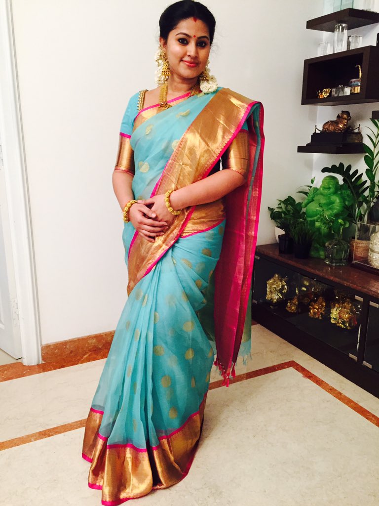 Sneha Beautiful Images, Sneha Alluring Images, Sneha  Photos, Sneha  Pics, Sneha Pictures, Heroine Sneha  Images, Heroine Sneha Saree Photos, Sneha  Stills, 