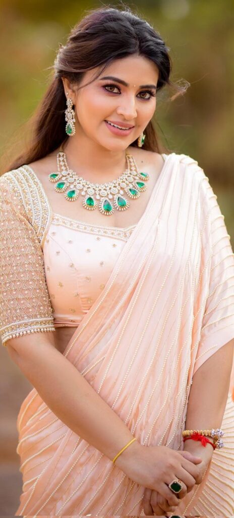 Sneha Beautiful Images, Sneha Alluring Images, Sneha  Photos, Sneha  Pics, Sneha Pictures, Heroine Sneha  Images, Heroine Sneha Saree Photos, Sneha  Stills, 