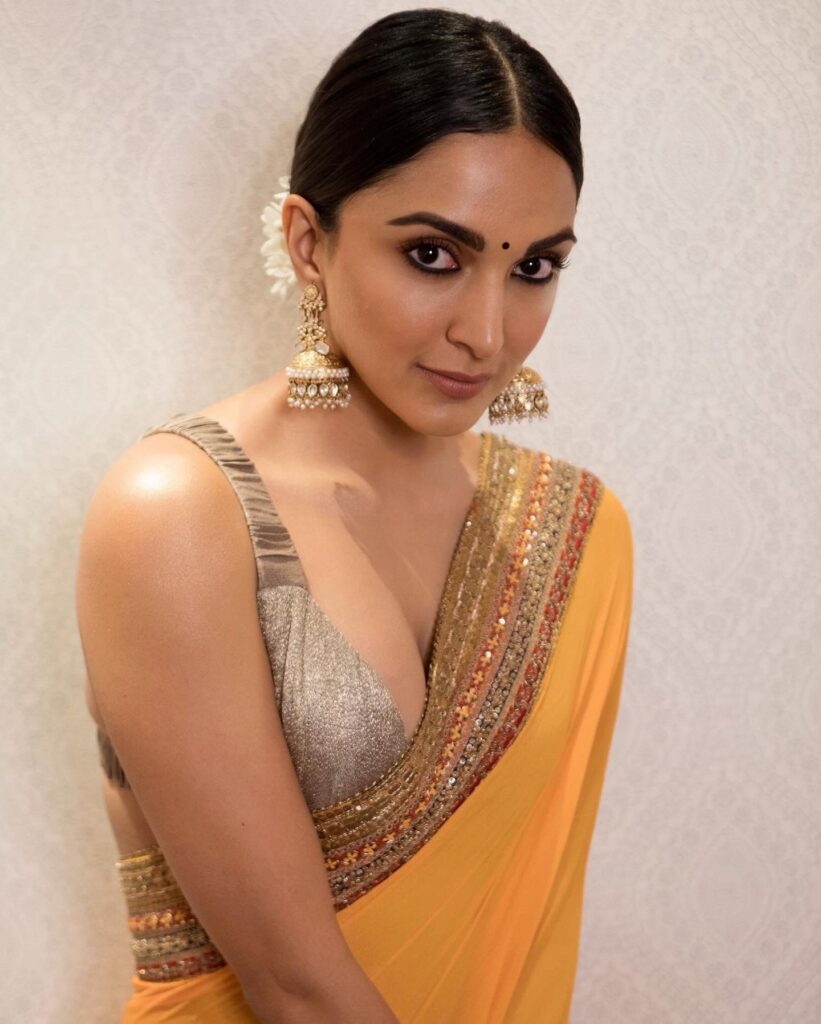 Kiara Advani Family, Kiara Advani Age, Kiara Advani Height, Kiara Advani Husband, Kiara Advani Father, Kiara Advani Mother, Kiara Advani DOB, Kiara Advani Place