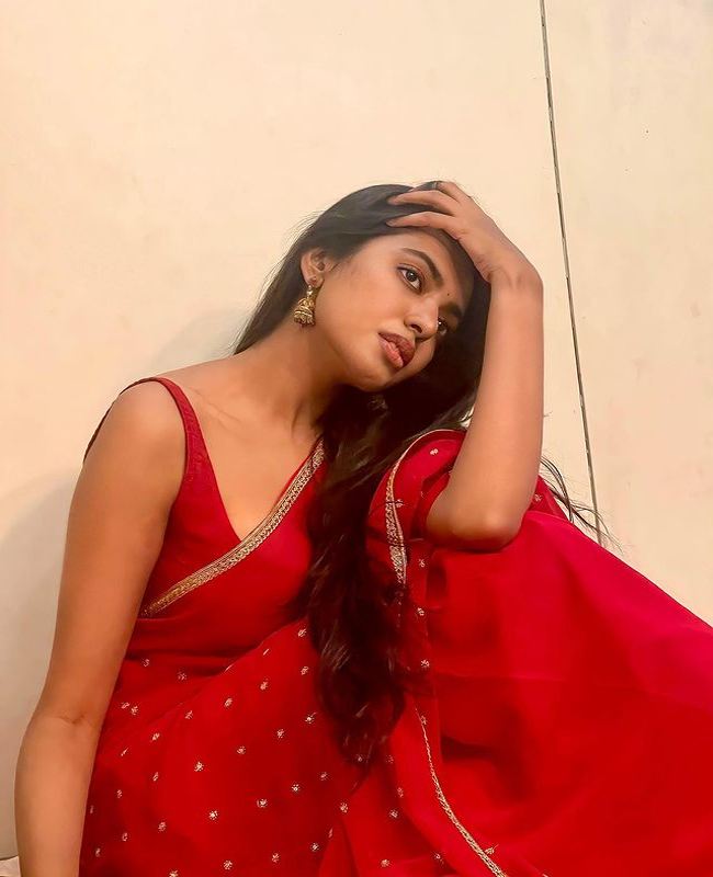 Shivani Rajashekar Family, Shivani Rajashekar Age, Shivani Rajashekar Height, Shivani Rajashekar DOB, Shivani Rajashekar Father, Shivani Rajashekar Mother, Shivani Rajashekar,